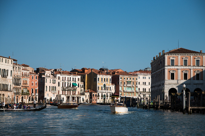 LIVE天天直播:精彩不间断,欢乐零距离互动盛宴